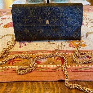 **SOLD** Louis Vuitton crossbody